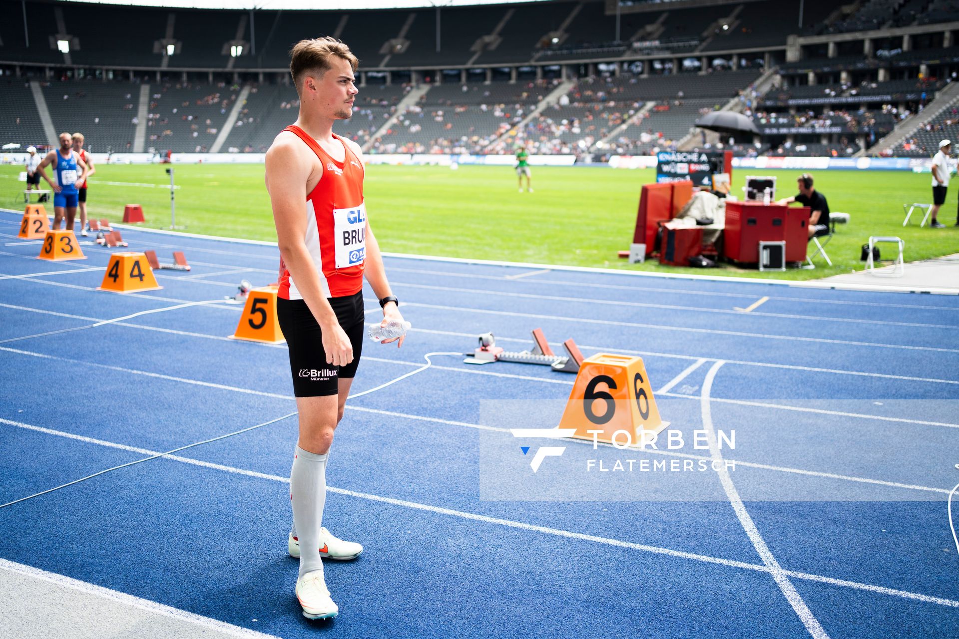Jakob Bruns (LG Brillux Muenster) ueber 200m waehrend der deutschen Leichtathletik-Meisterschaften im Olympiastadion am 26.06.2022 in Berlin
